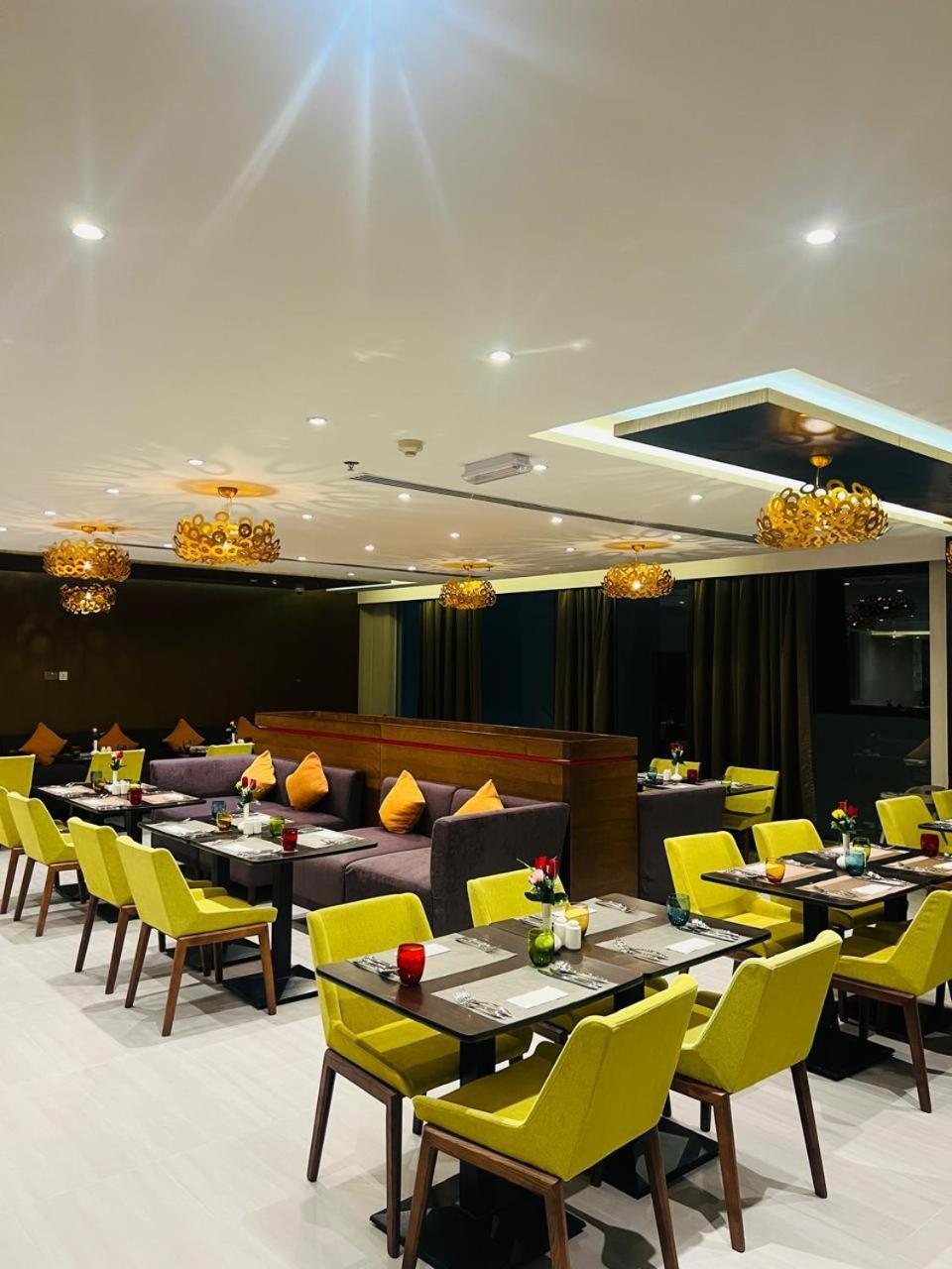 Carnelian - Airport 4* Masqat