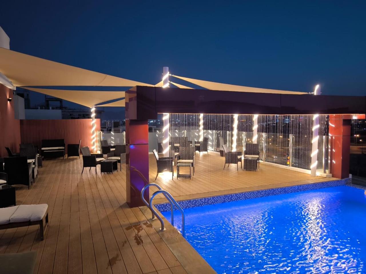 Carnelian - Airport 4* Muscat